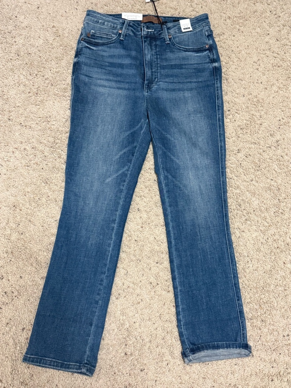 Judy Blue Medium Wash Straight-Leg tummy control Jeans NWT